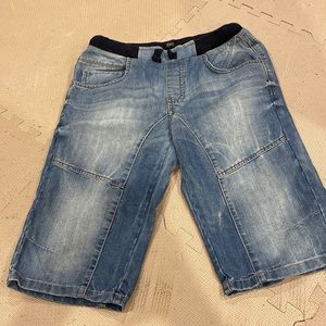 Funky Bermuda length shorts